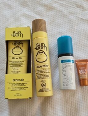 New SunBum Sunscreen Face Lotion, Refreshing Sunscreen Face Mist, St TROPEZ bron
